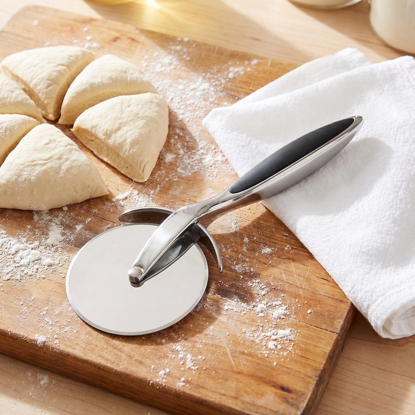 Professional Stainless Steel Pizza Cutter Wheel with Ergonomic Non-Slip Handle